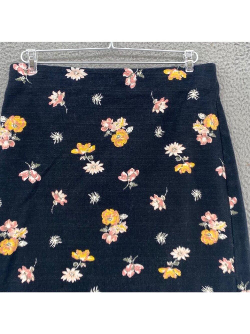LOFT Skirt Womens 10 Black Multi Floral Mini Straight Pencil Knit Stretch Office - Picture 2 of 9